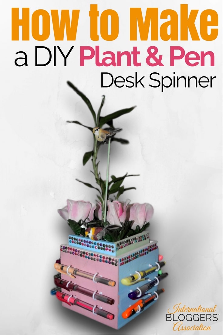 DIY Plant & Pen Desk Spinner: Do you have someone who loves adult coloring? Or maybe constantly look for a pen? Look no further, and make them this super cute DIY Plant and Pen Desk Spinner!
